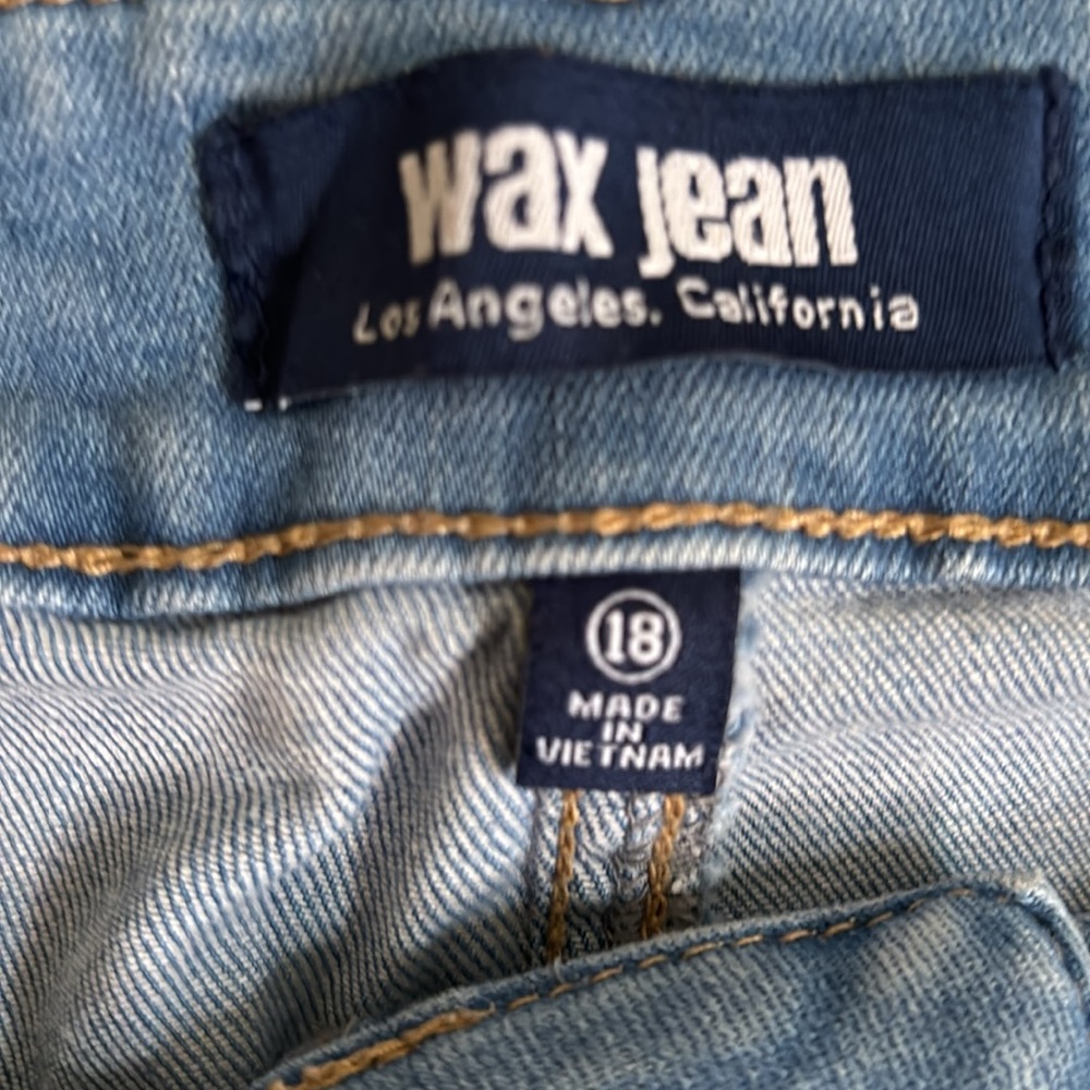 Plus Size Ripped Jeans - Picture 6 of 10